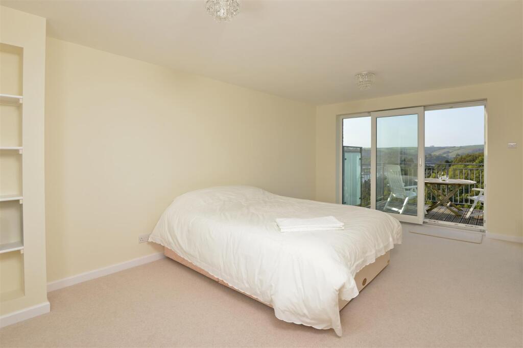 5Britannia Bedroom 2.JPG