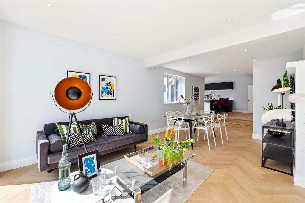 10 Pembroke Crescent Renovation Full Res-43.jpg