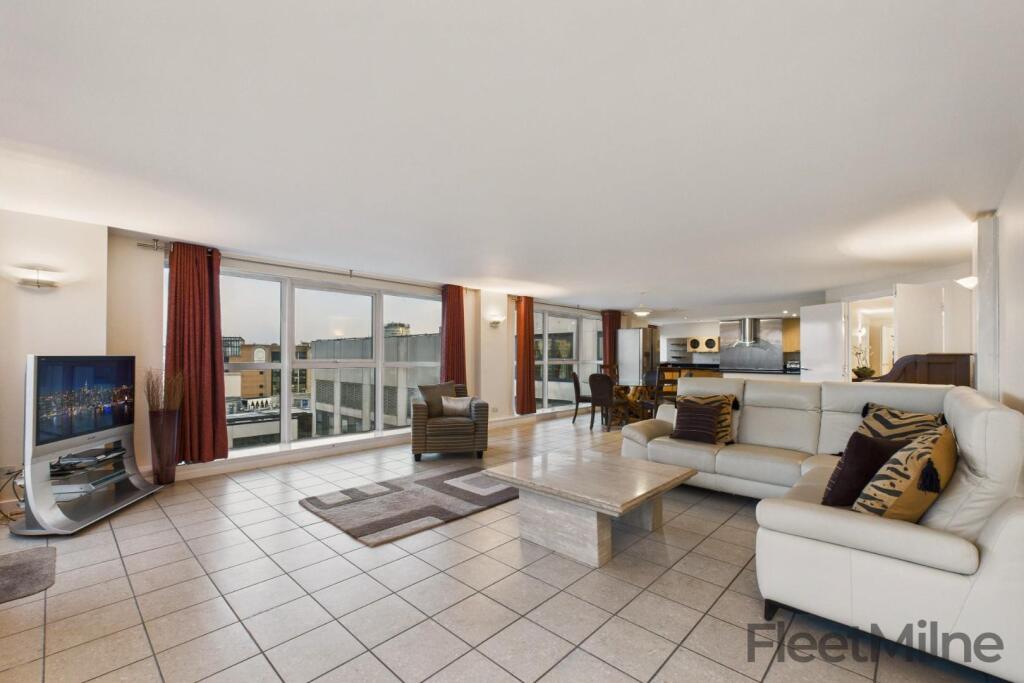 Living/dining room
