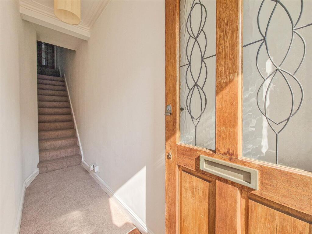 Self contained entrance