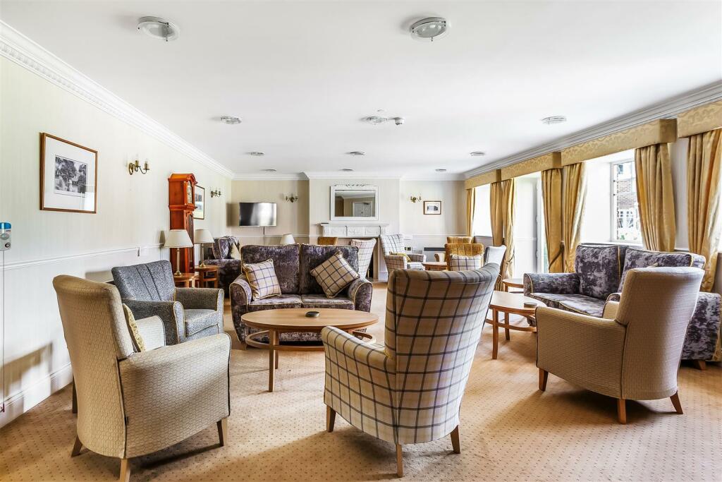 Residents' Lounge.jpg