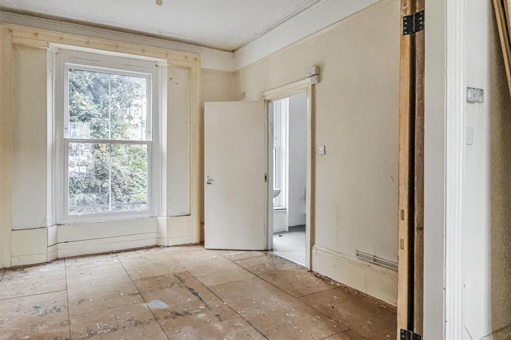 3B Stanlake Villas, Shepherd's Bush, London, W12 7EX