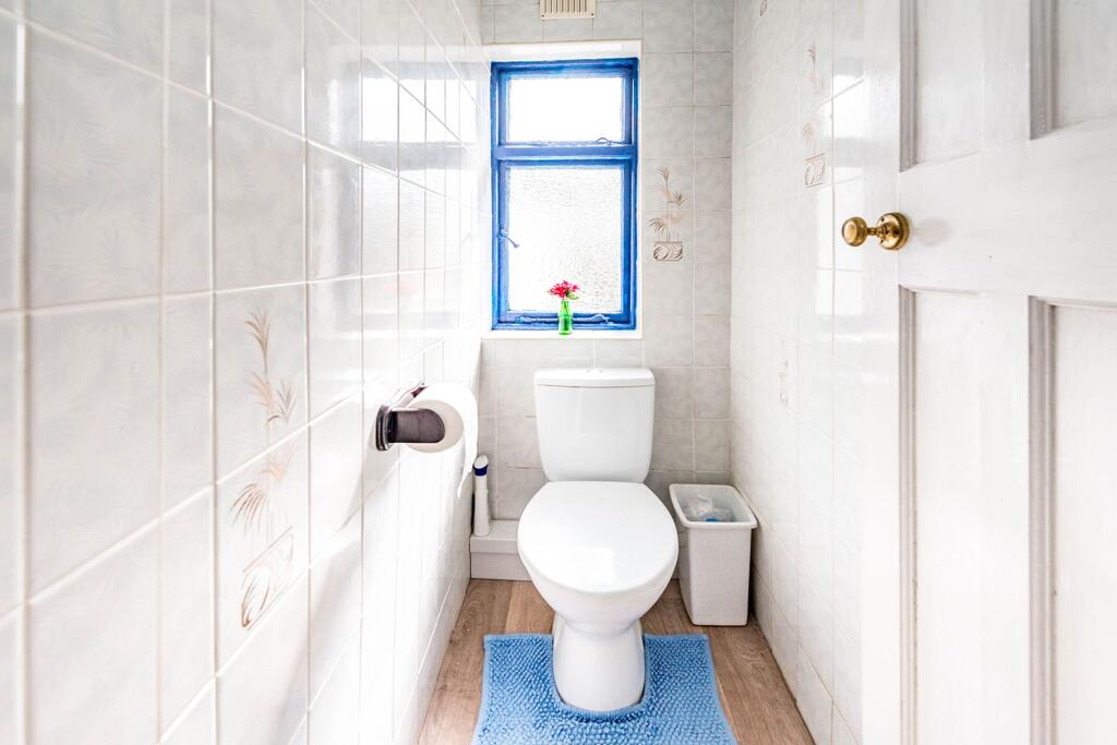 BEDROOMS &amp; BATHROOM