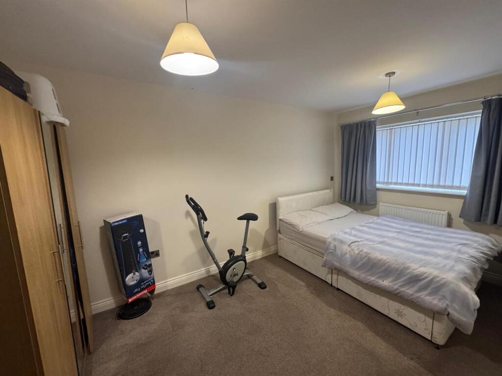 Double Bedroom 4