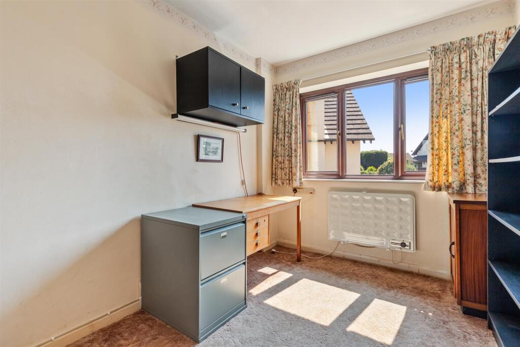 A18 - 10 Crestway Strete - 250424.jpg