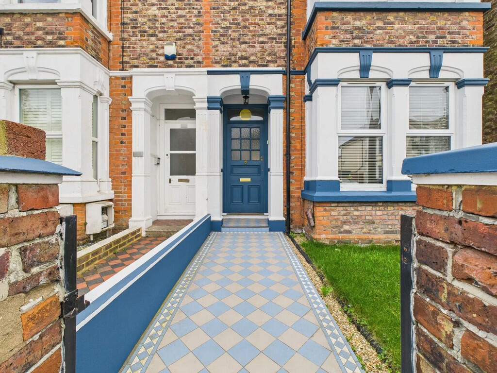 CAM04938G0-PR0092...