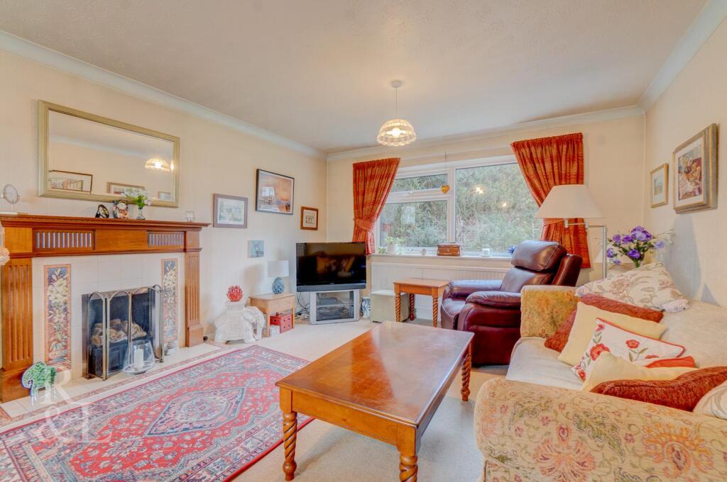 Bishop Close  (10).jpg