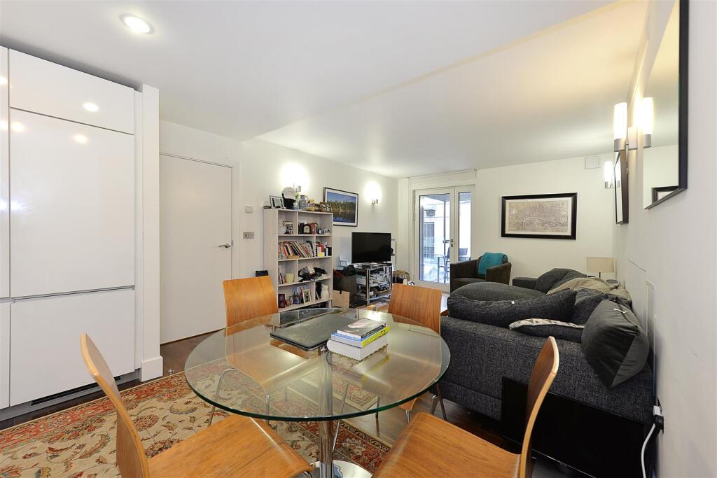 Flat 304, 10 Weymouth Stree05.JPG