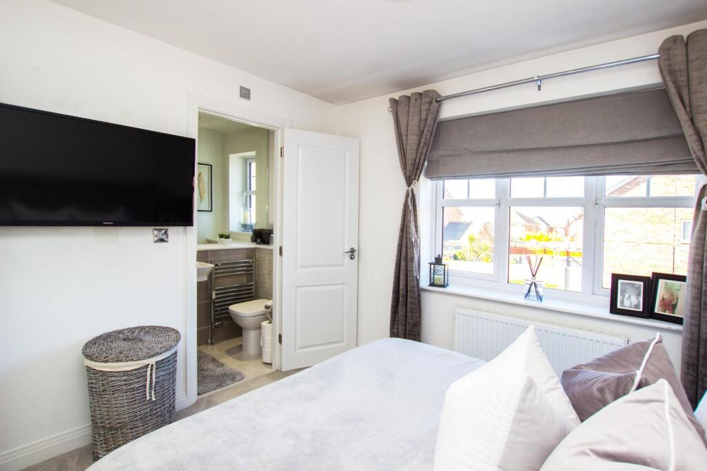 Inveraray Avenue (6).jpg