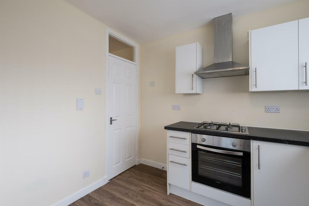 018-8 Lawhill Rd Law ML8 5JQ.jpg