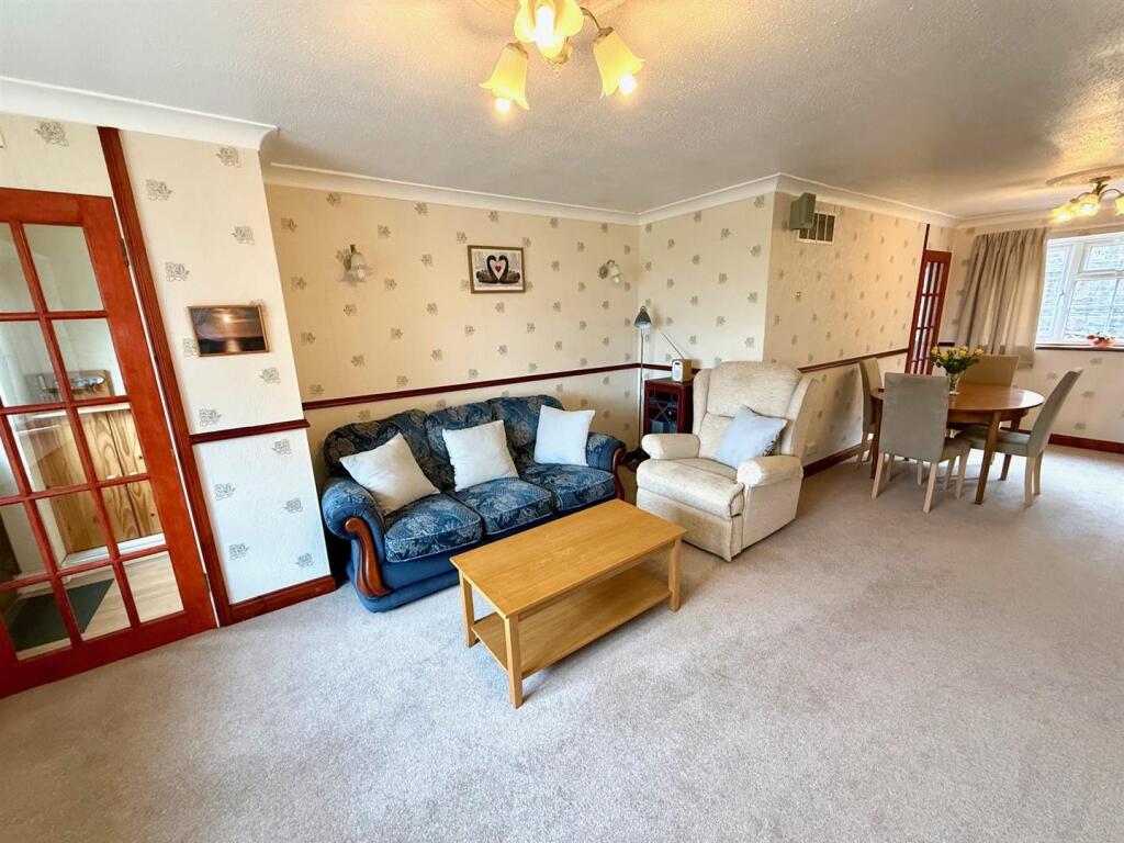 Living Room Area.jpg
