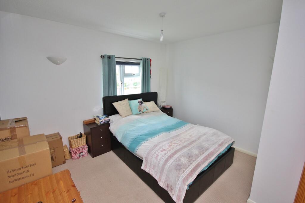 15 Da Vinci Close, St Ives, bed