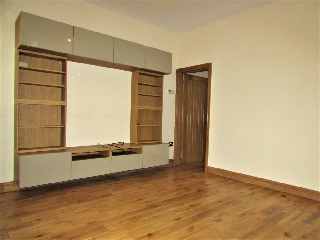 AlbertStWest13lnge2.JPG