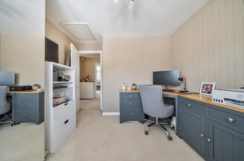 13436553068a878970bc5f