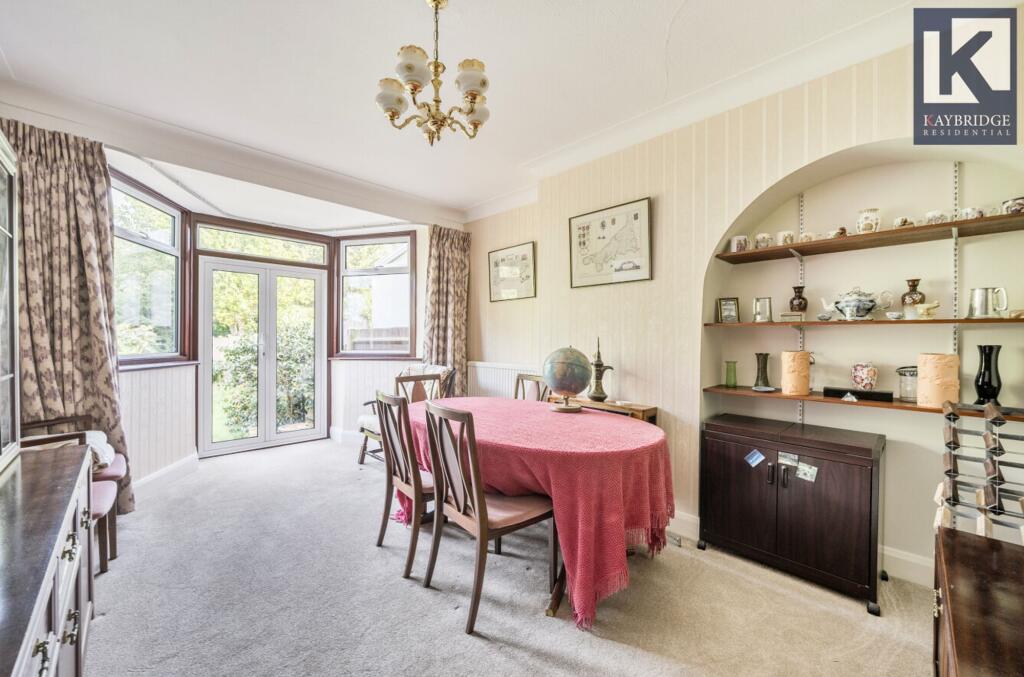 Stoneleigh Park Road, KT19 0RQ