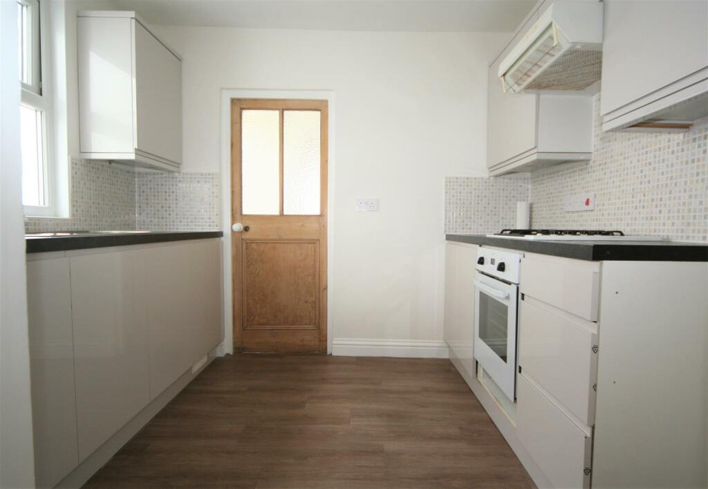Kitchen..JPG