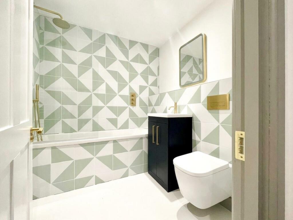 Malden Road Apartments - Bathroom.jpg