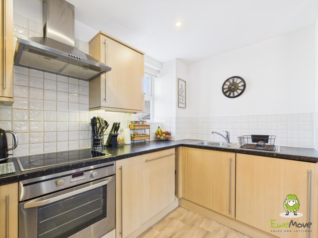 CAM03778G0-PR0283-STILL008