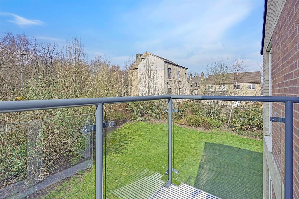 15-cf9cPHMCS - 43 Brooke Dene Court 076.jpg