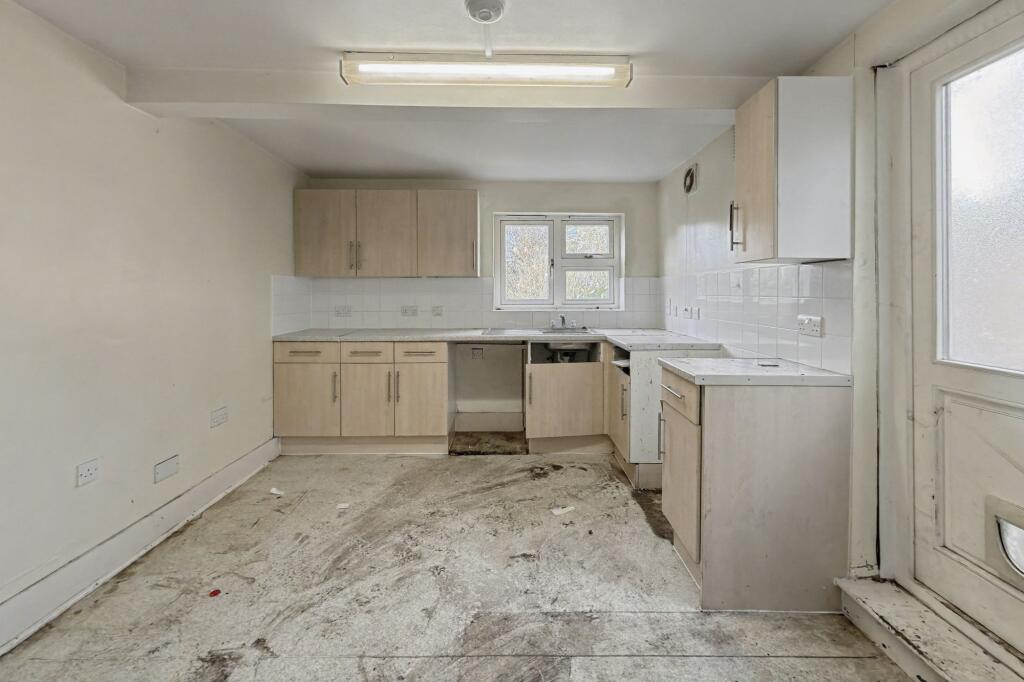 Ground Floor Flat, 42 Beauchamp Road, London, E7 9PD