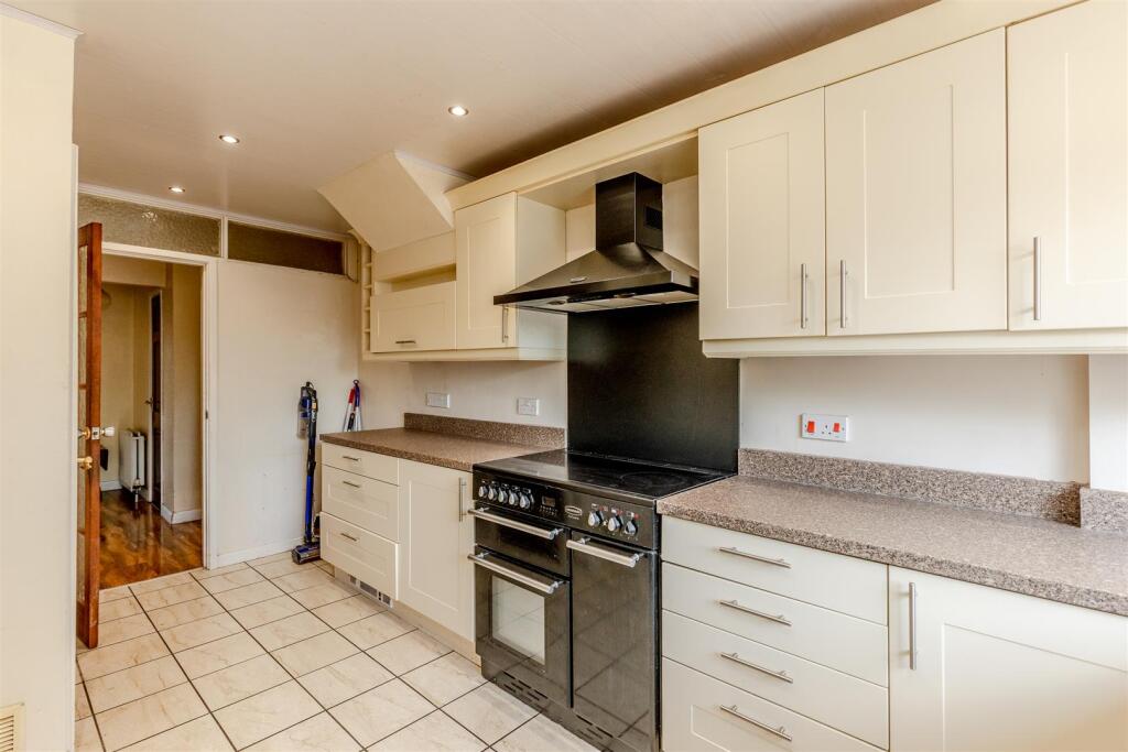 Langfield Close, Henbury Kitchen 2.jpg