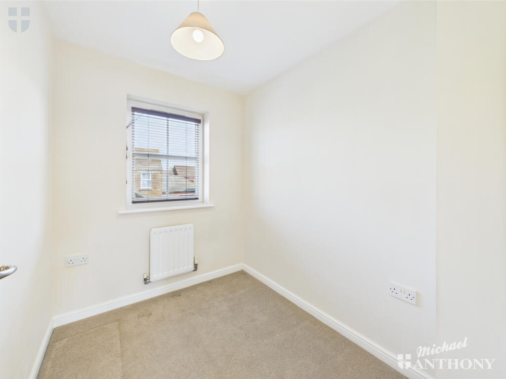 CAM03852G0-PR0262-STILL008