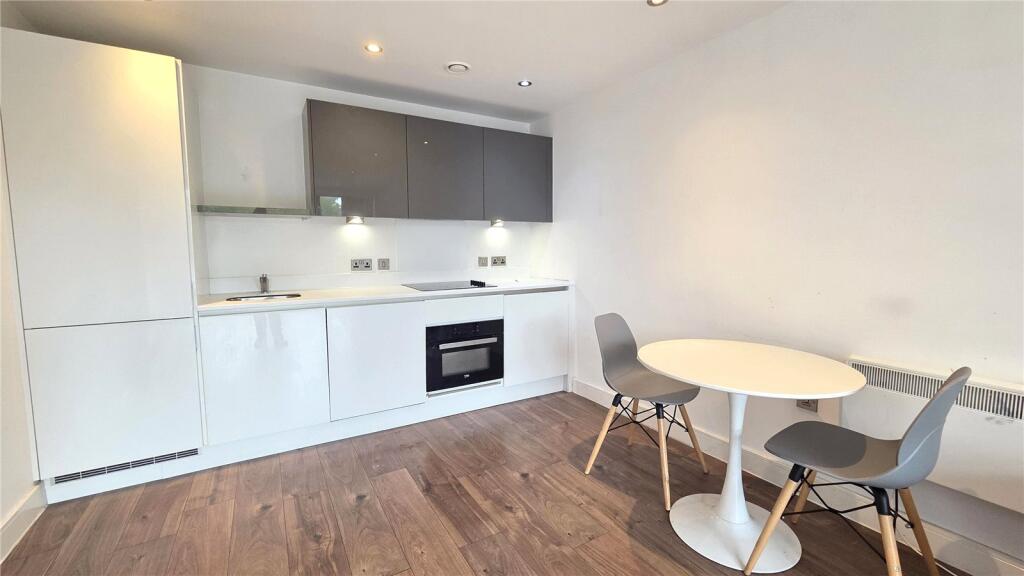 Kitchen / Dining