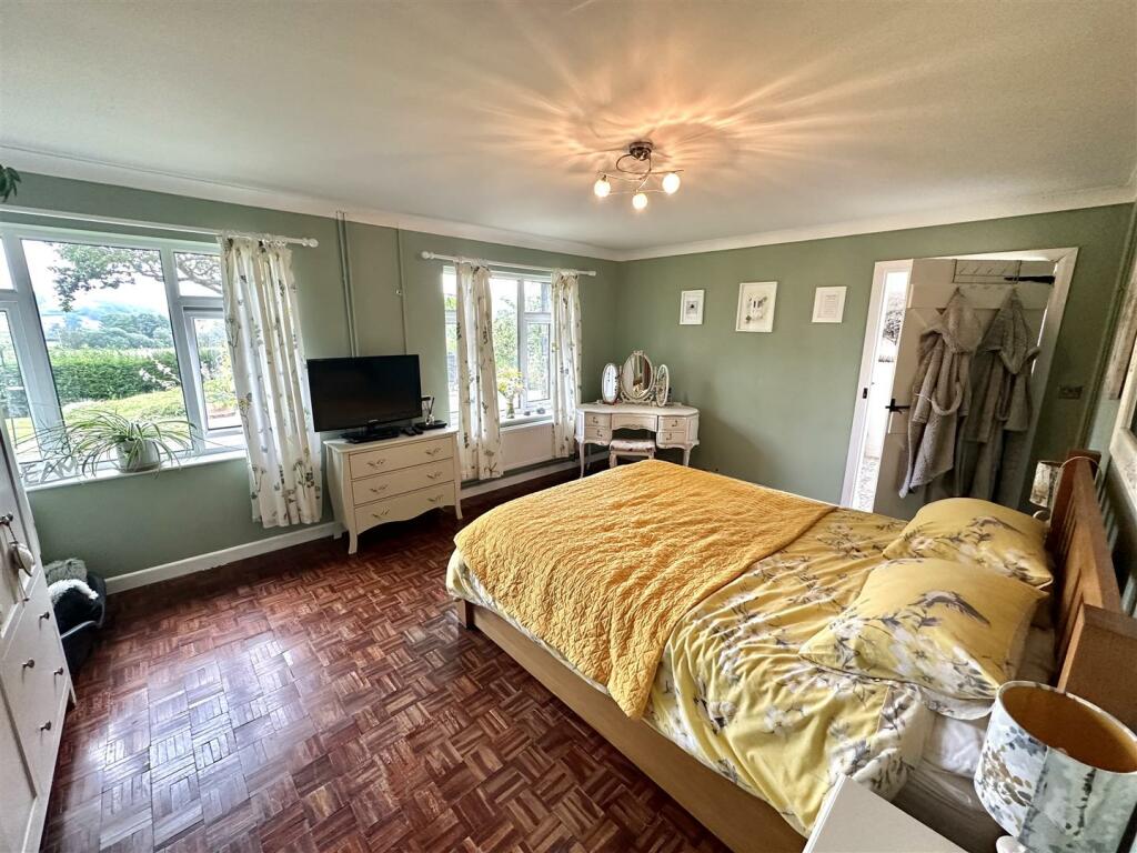 FRONT BEDROOM 2
