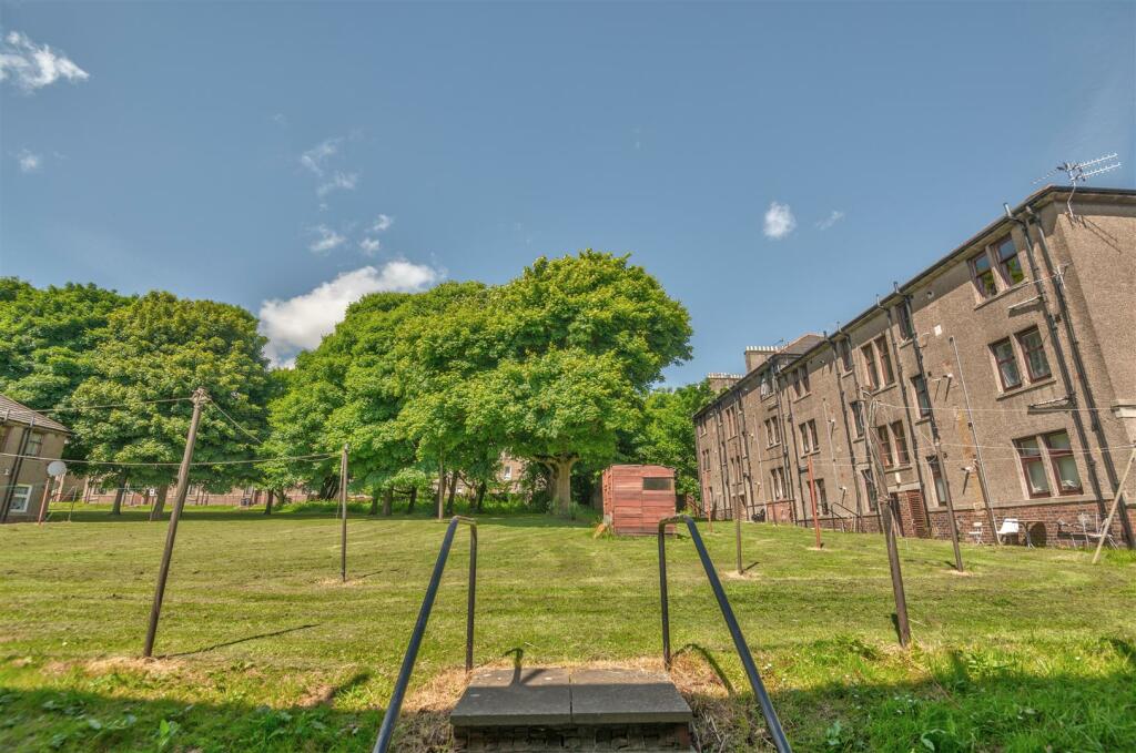 3A Fleming Gardens Dundee-8.jpg