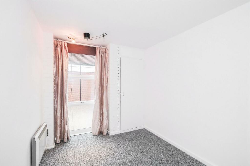 15 Harefield House-7_web.jpg