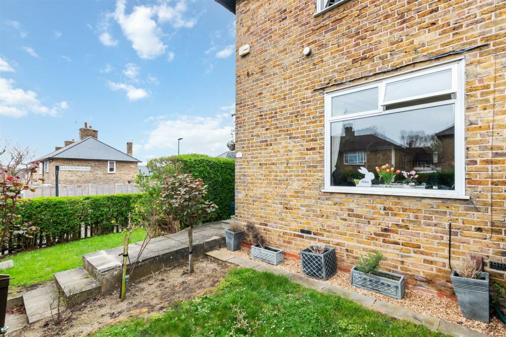 Hunston Road Ph11 (1).jpg