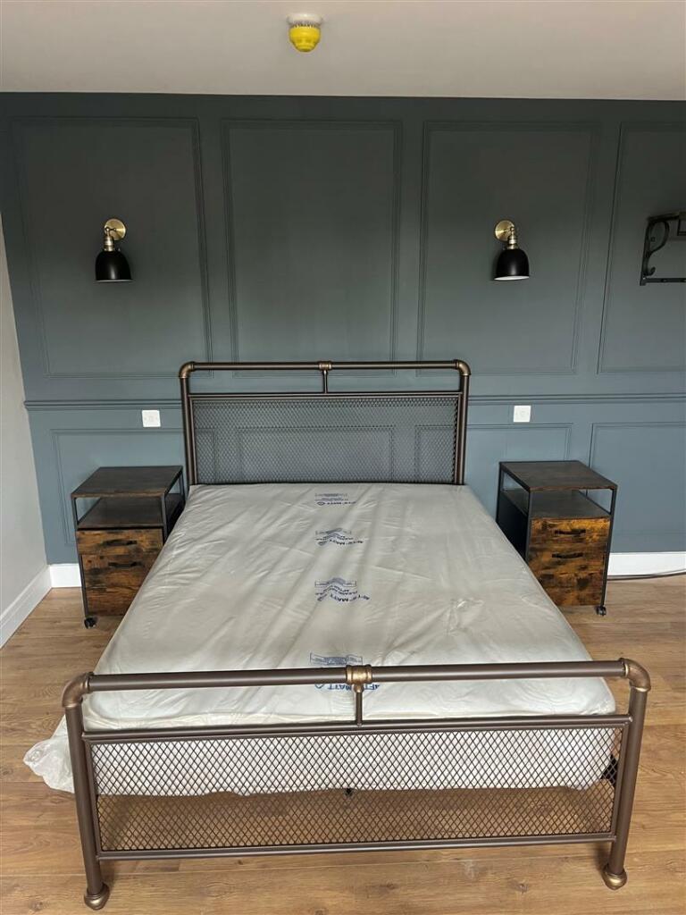 bed.jpg