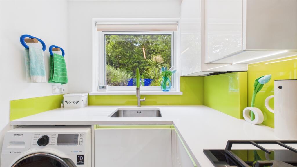 ewemove-ennelclose-kitchen
