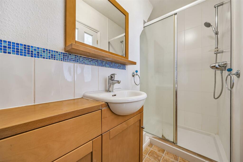 en-suite h.jpg