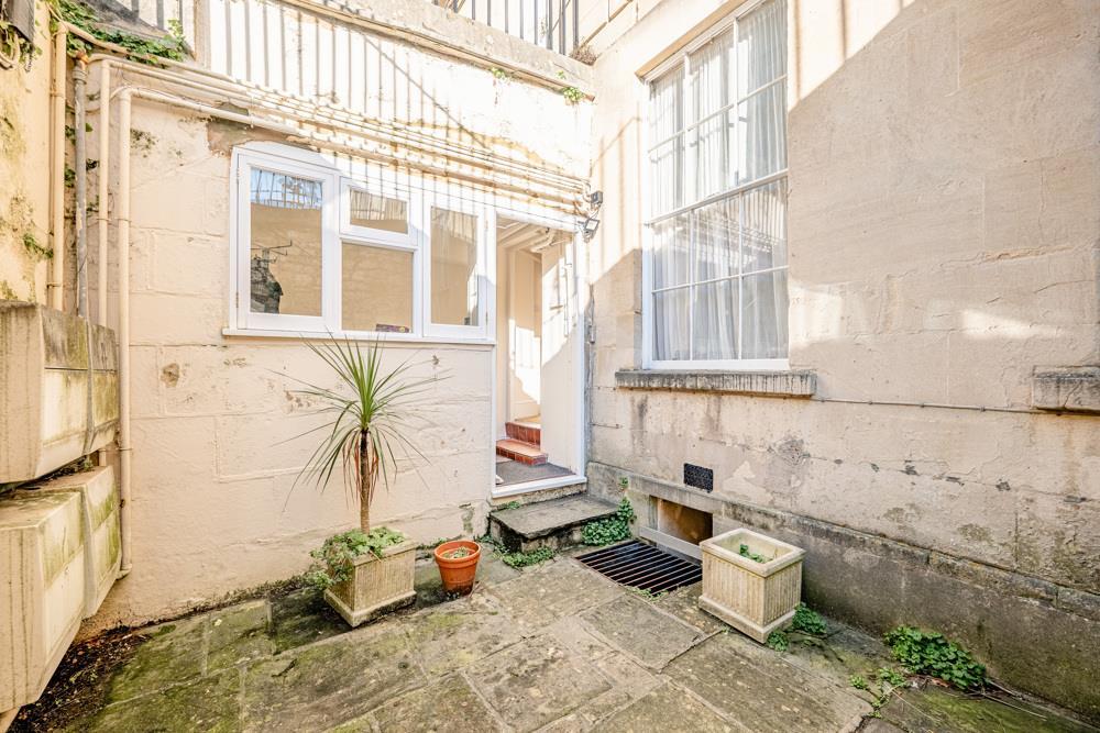 7 Johnstone St-7.jpg