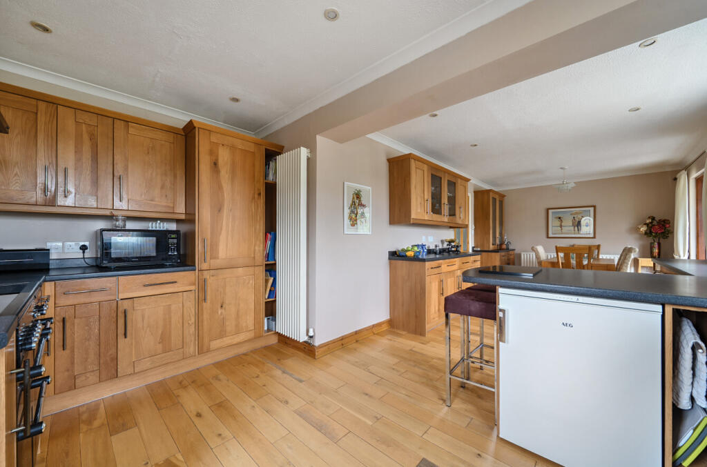 1335319-18-6895c8...