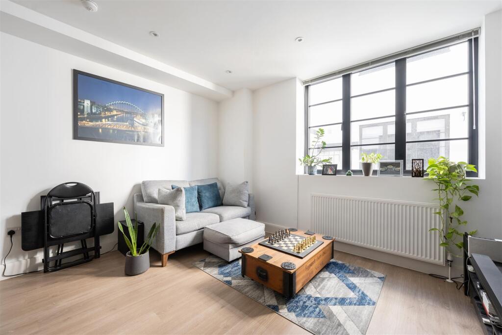 214-220, Maybank Road E18