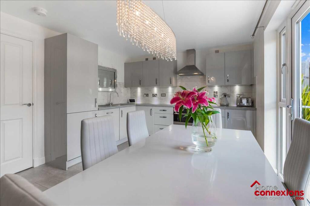 Kitchen/Dining (2)