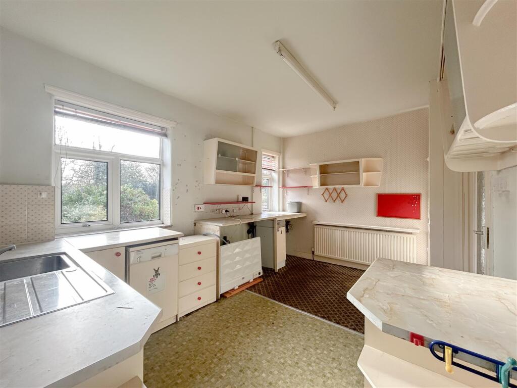 Kitchen / Breakfast Room