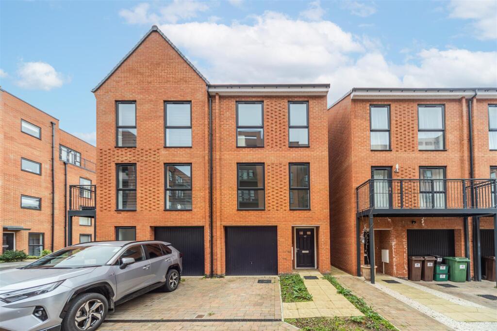Thimble Crescent, Wallington