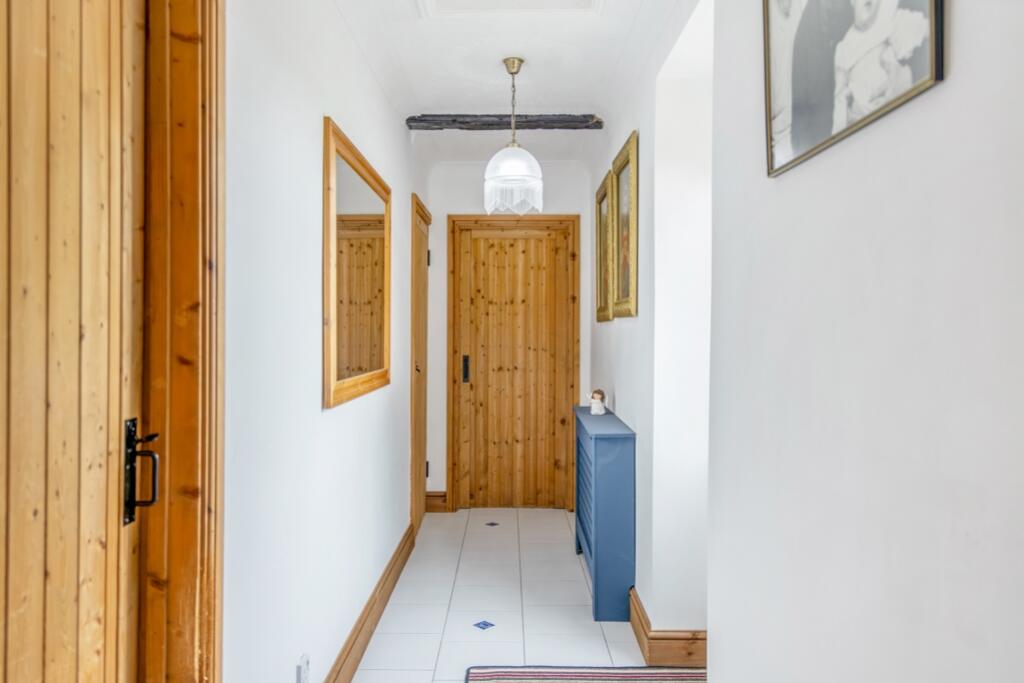 Horseshoes (Tytton Court)-36