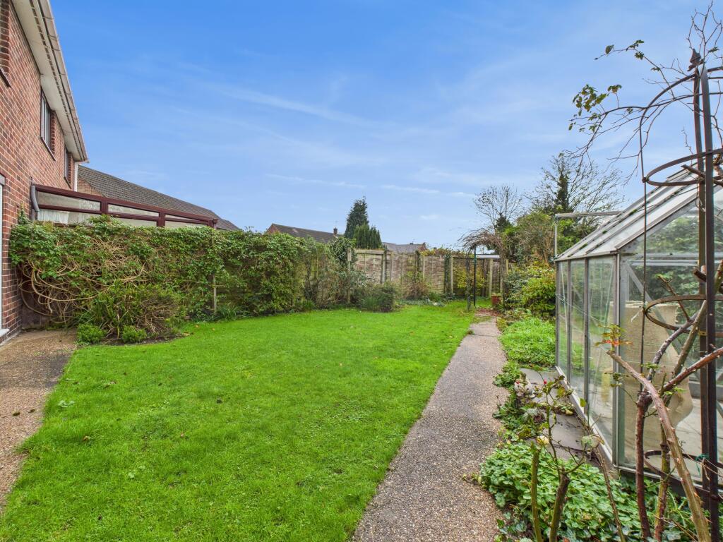 CAM04825G0-PR0239-STILL010