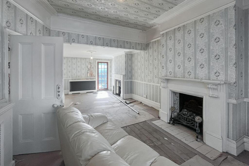 56 Englewood Road, Clapham South, London SW12 9NY