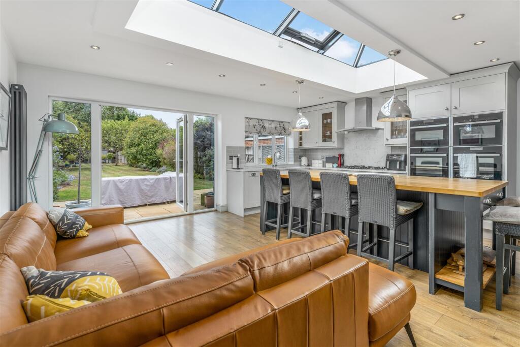 90 Oxford Road, Banbury-12.jpg