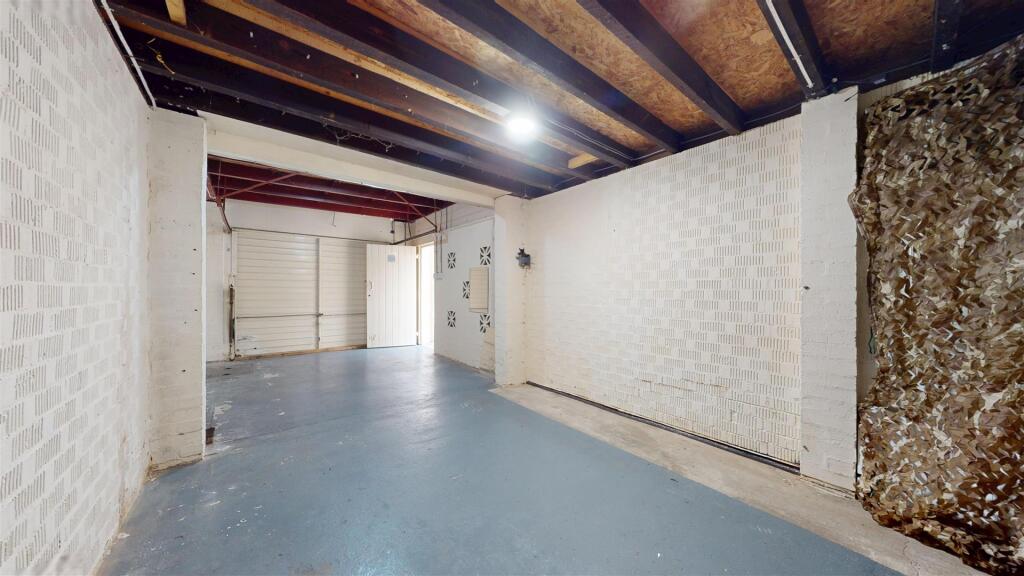 Humber Crescent Garage