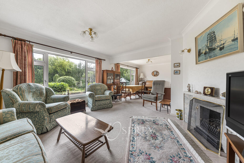 Living/Dining Roo...