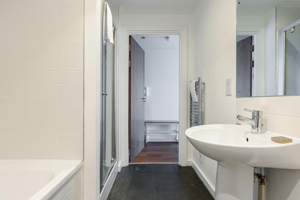 418OrchardPlazaph12web300.jpg