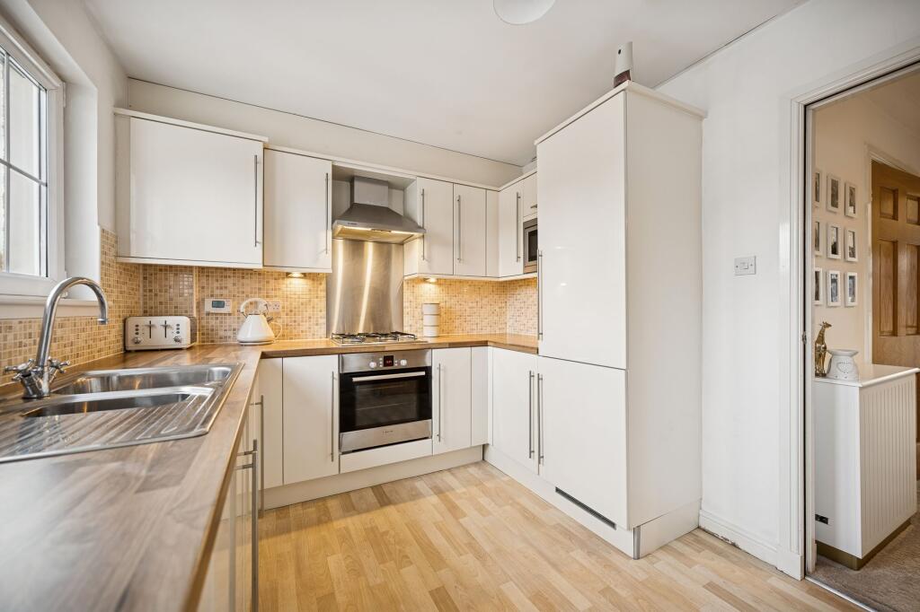 Kitchen/Dining Area