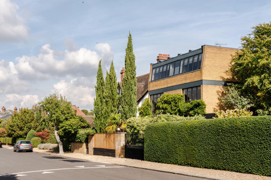 313892 - Feversham House-55.jpeg