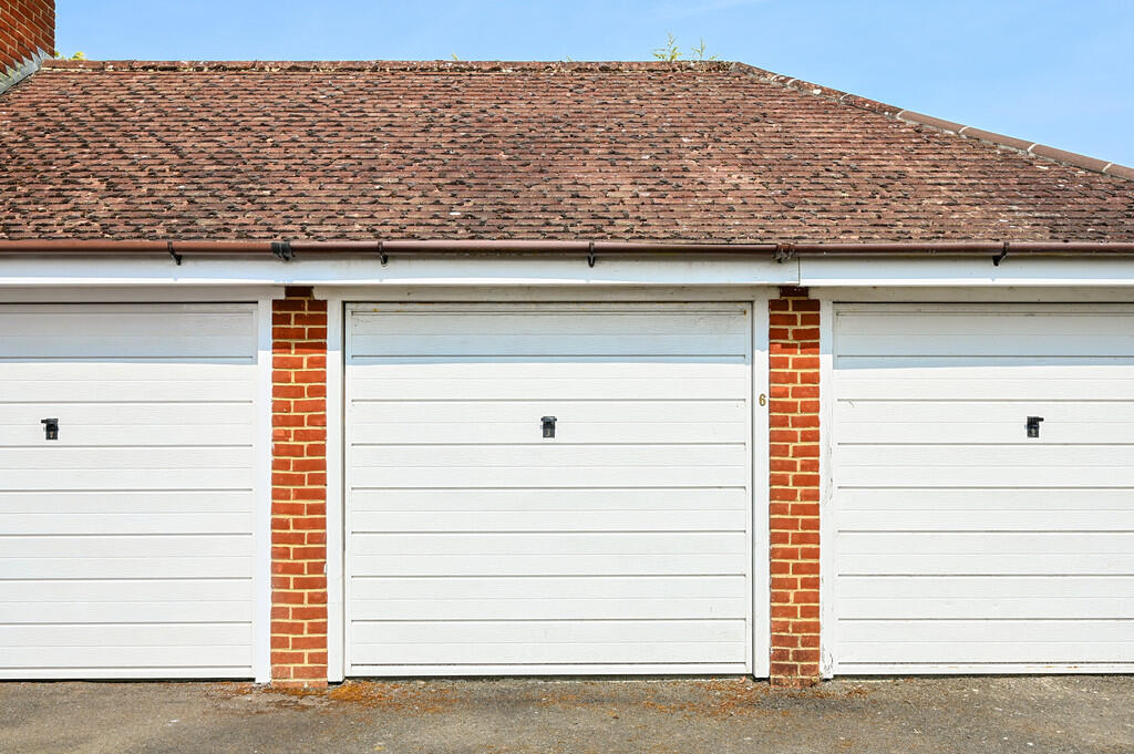 6 HILLCREST - TN3...